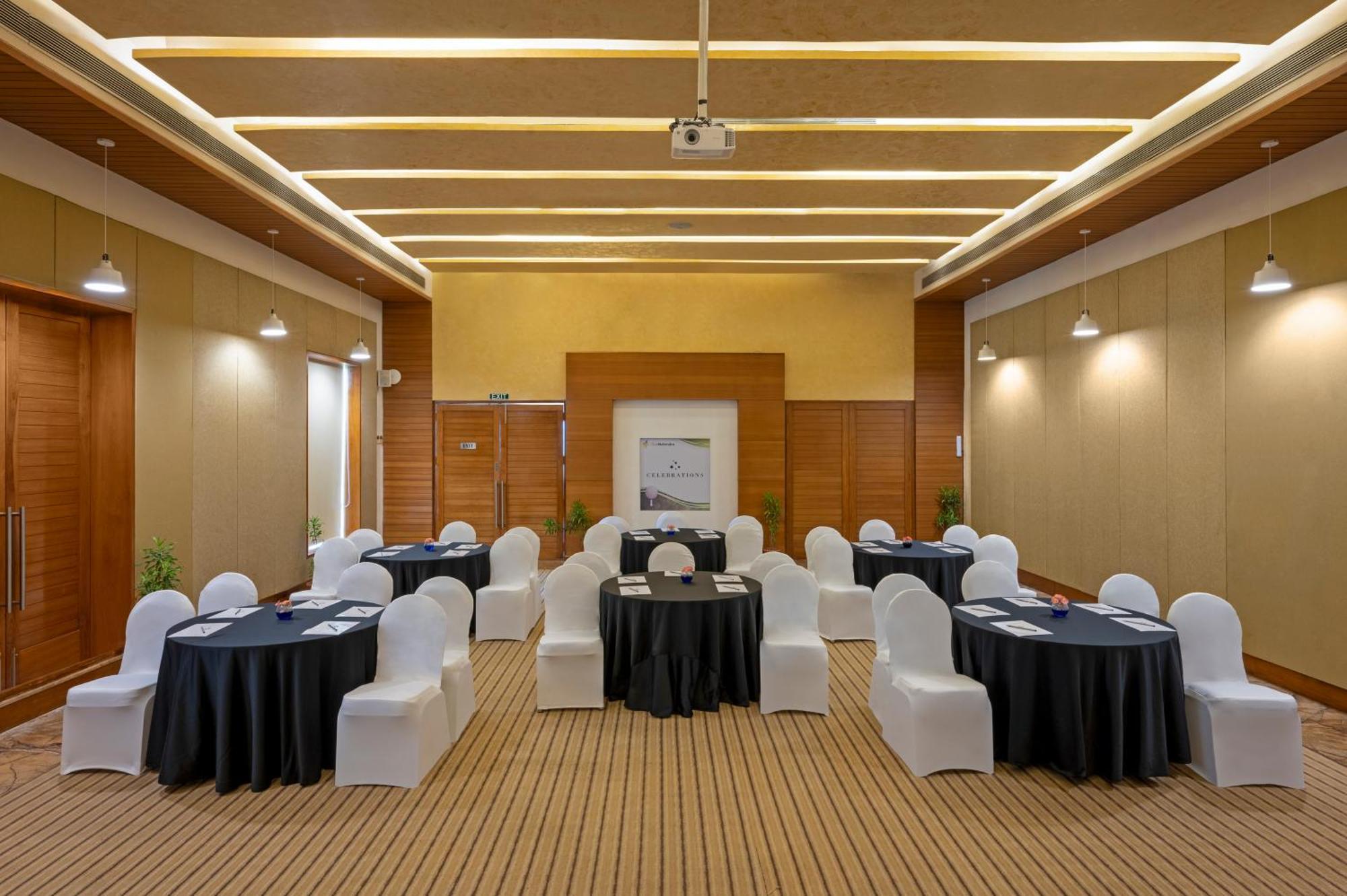 Club Mahindra Kensville Ahmedabad Eksteriør billede